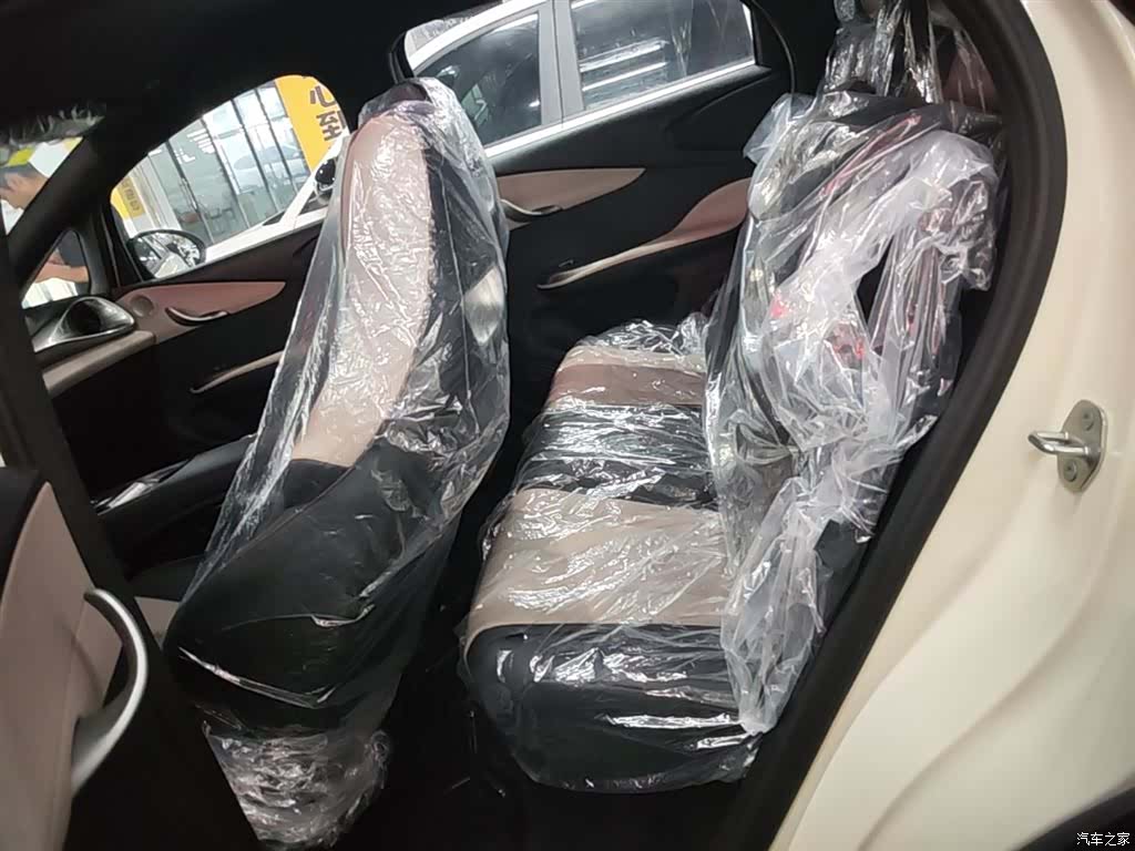 BYD Dolphin, 2026 17