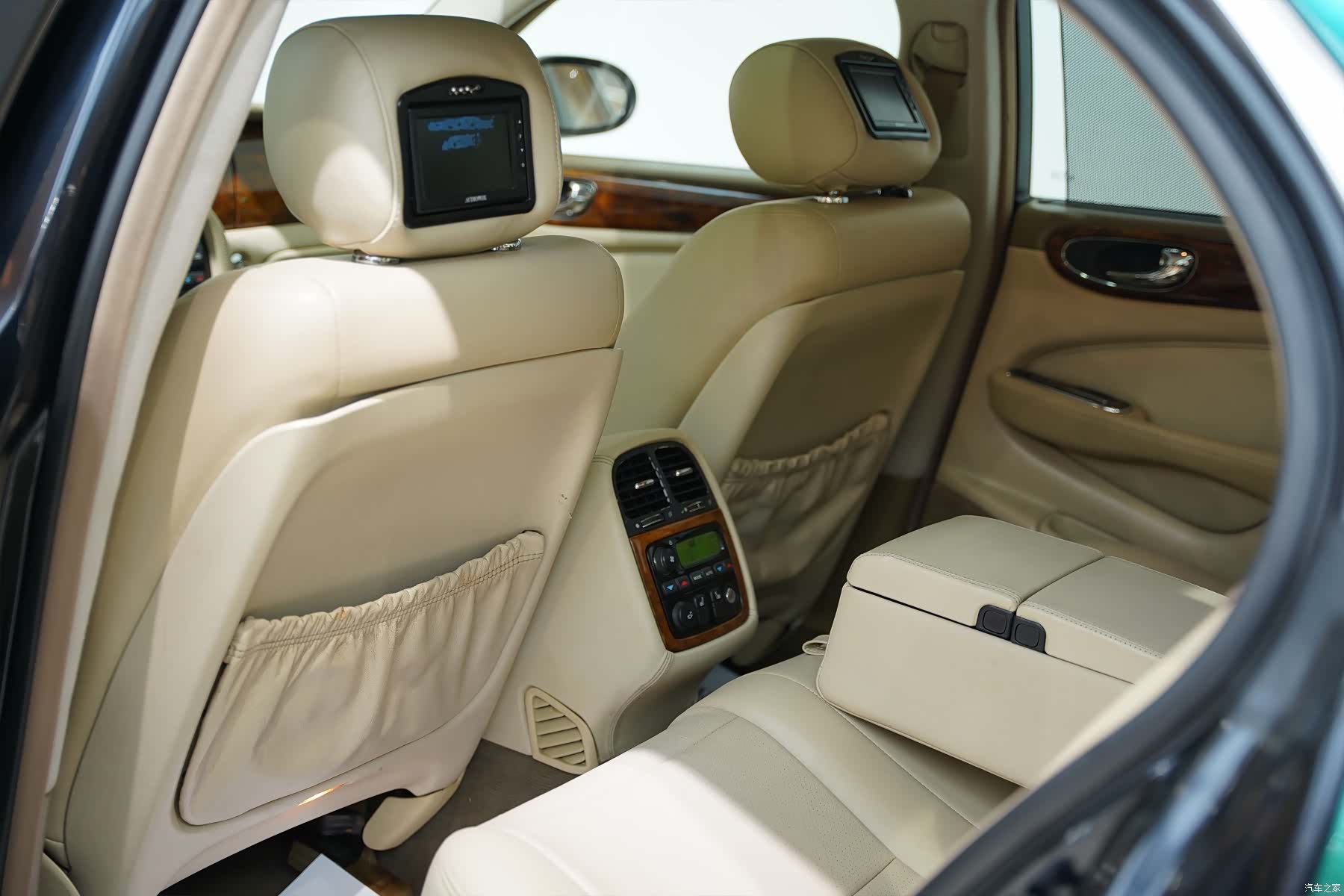 Jaguar XJ, 2008 23