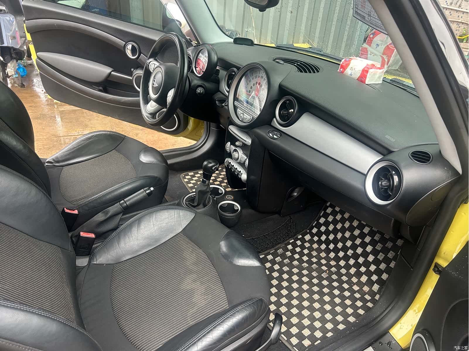 Mini Cooper, 2010 8
