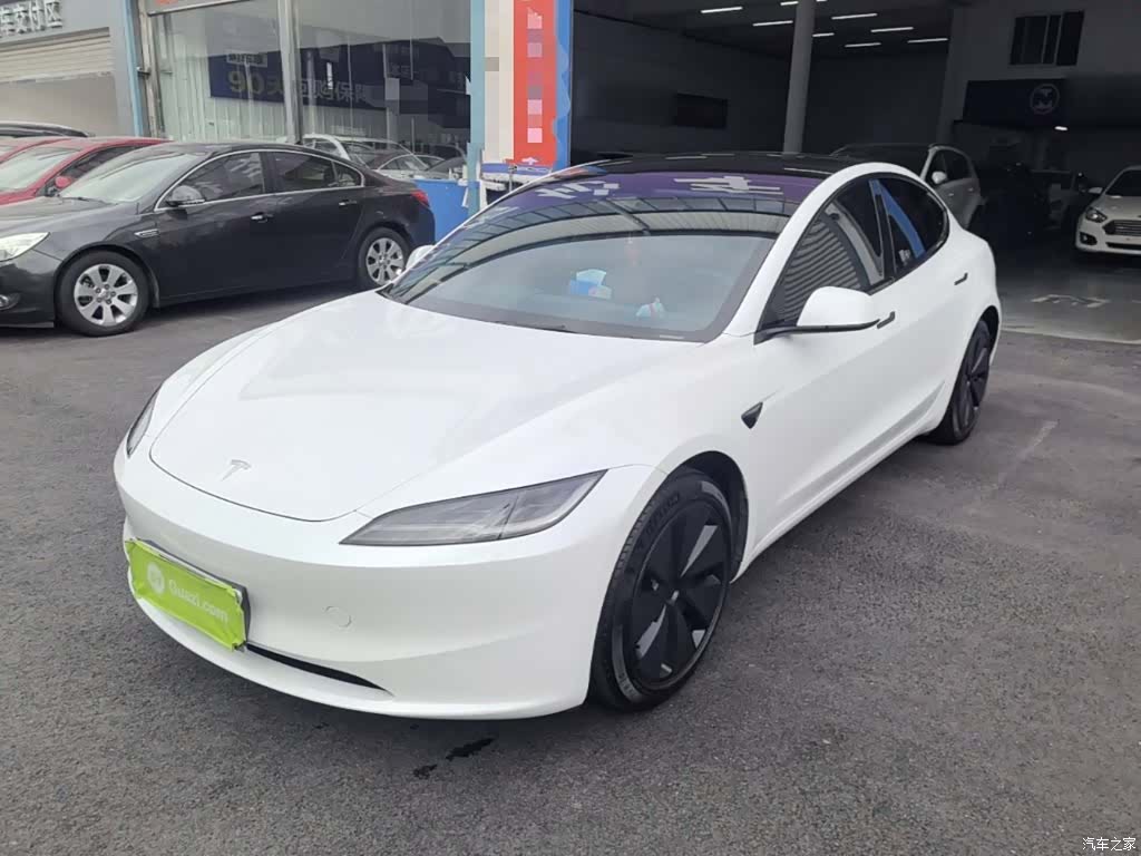 Tesla Model 3, 2024 1