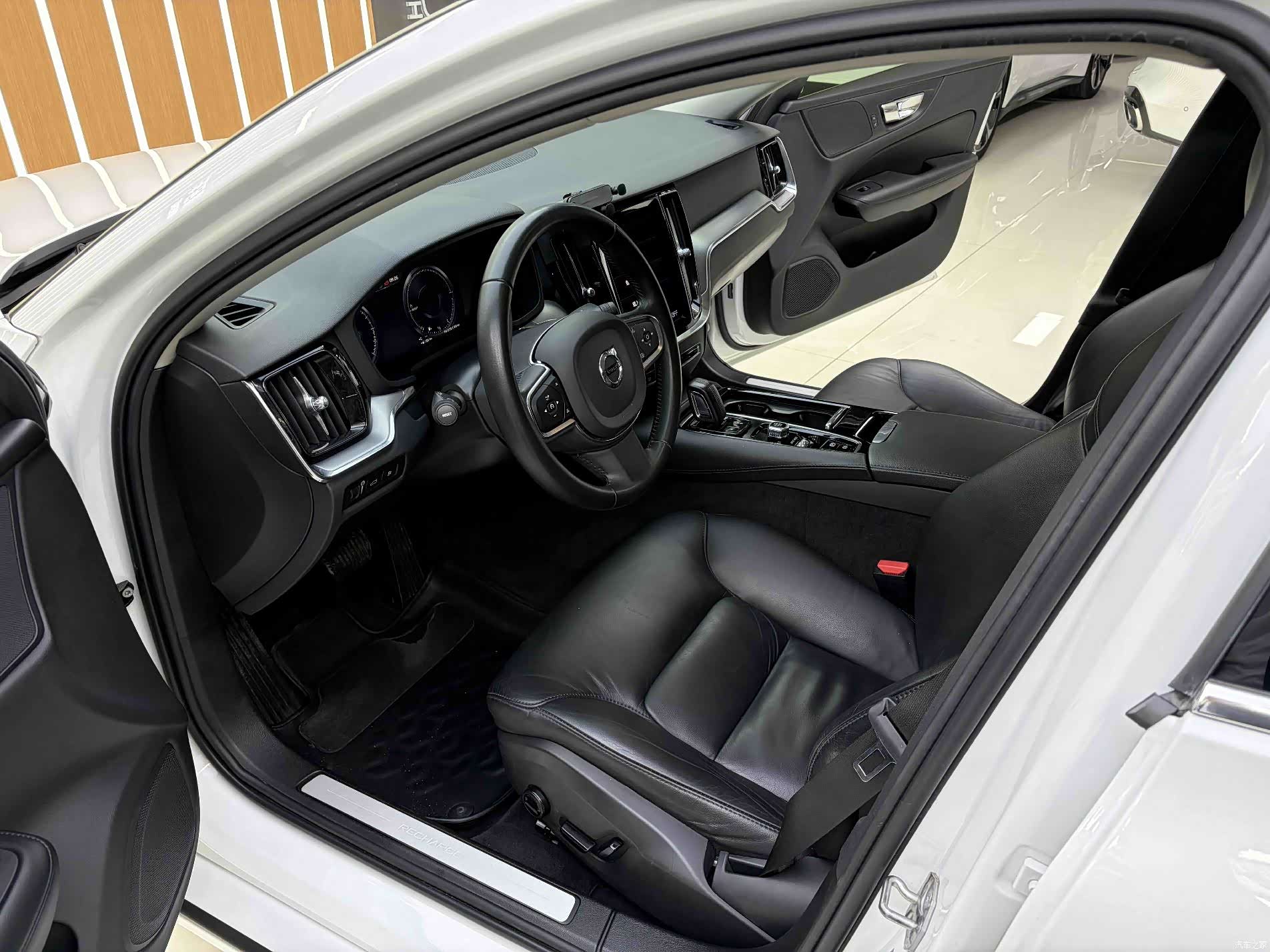 Volvo S60, 2020 12