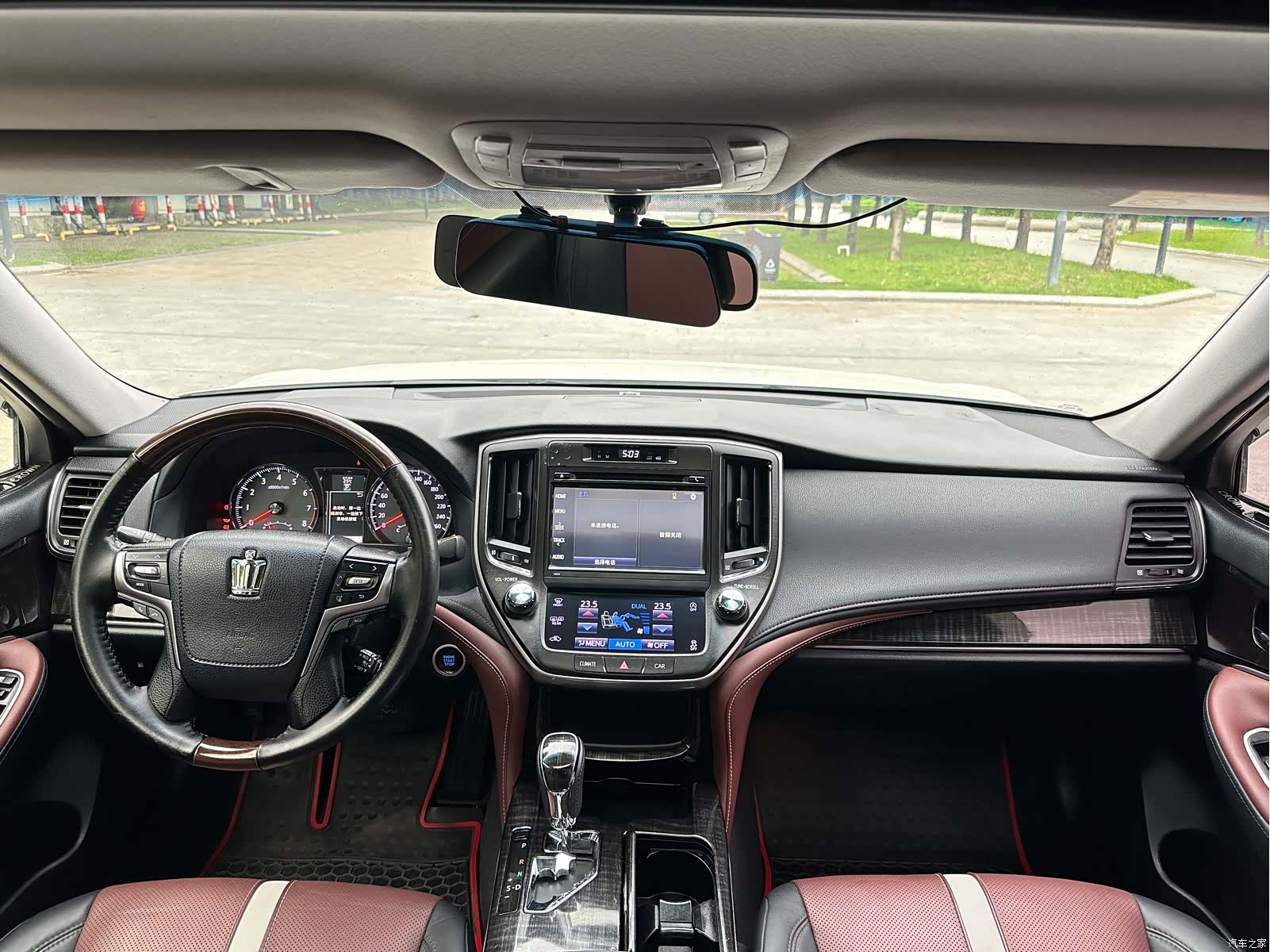Toyota Crown, 2017 8