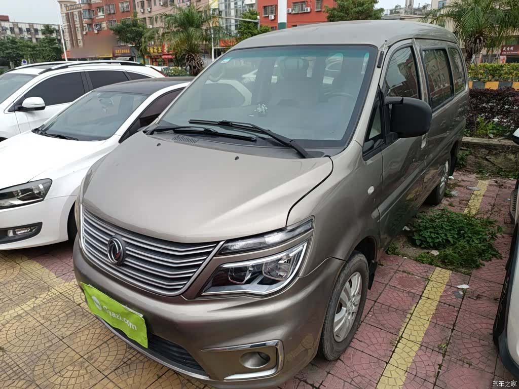DongFeng M5, 2017 1