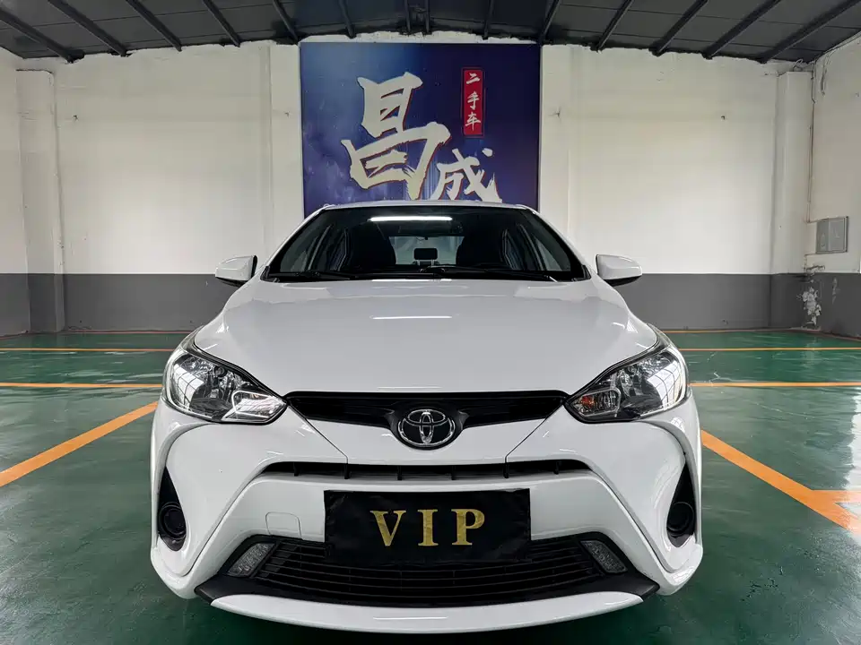 Toyota YARiS L to enjoy