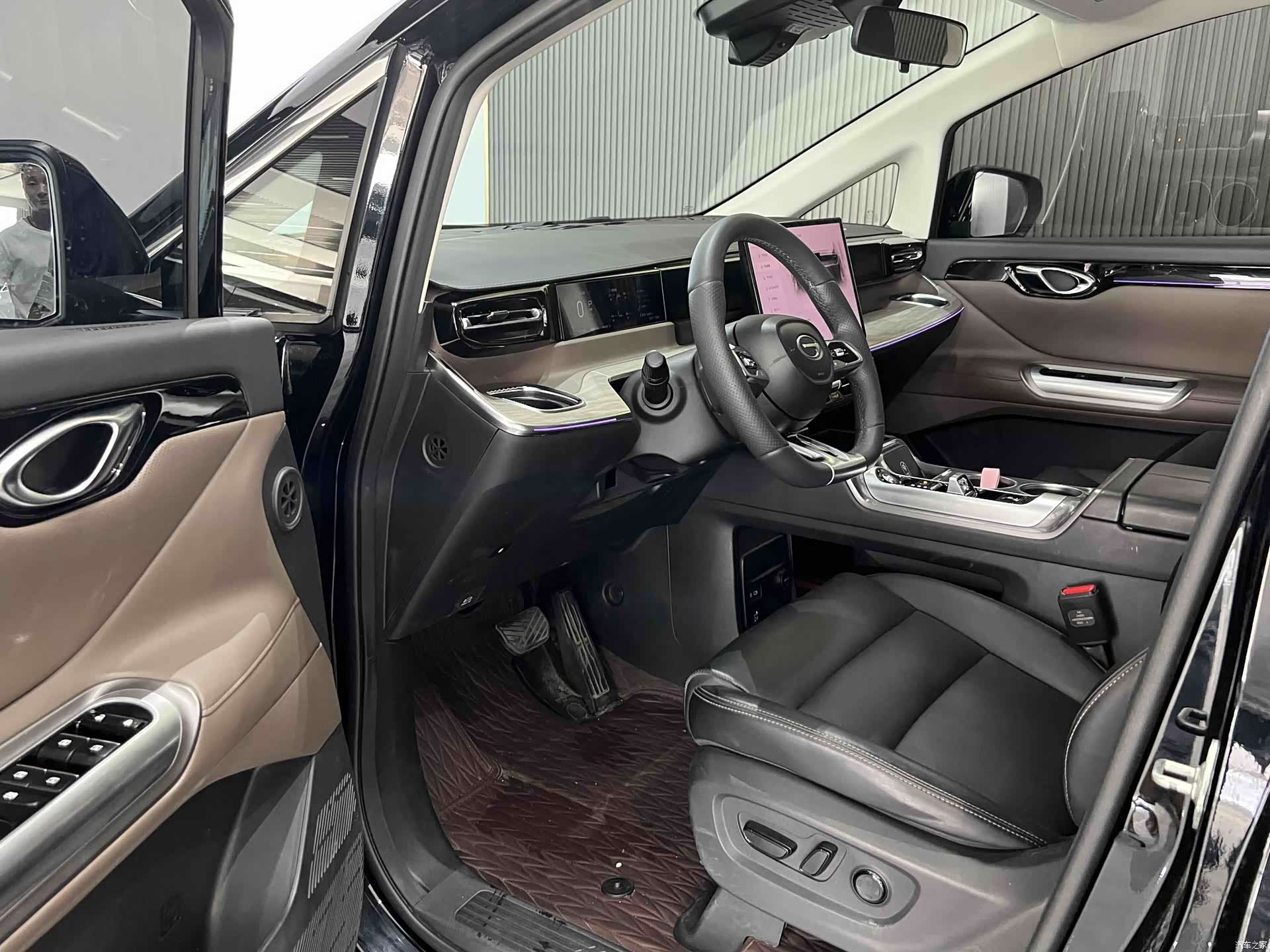 Trumpchi E8, 2024 11