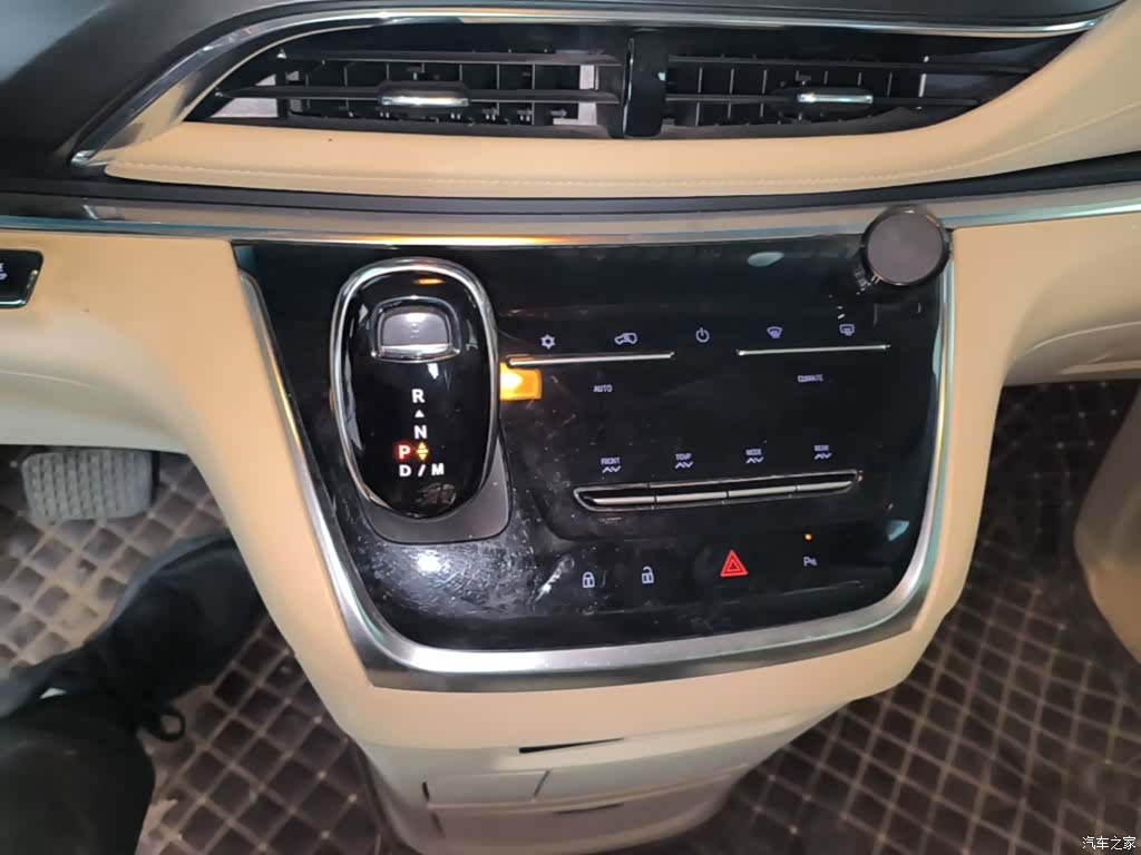 Buick GL8, 2023 10