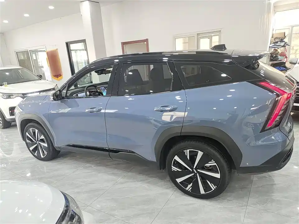 Geely Atlas L