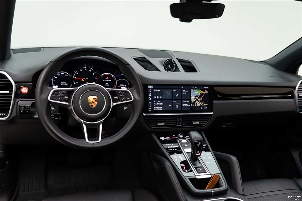 Porsche Cayenne, 2018 11