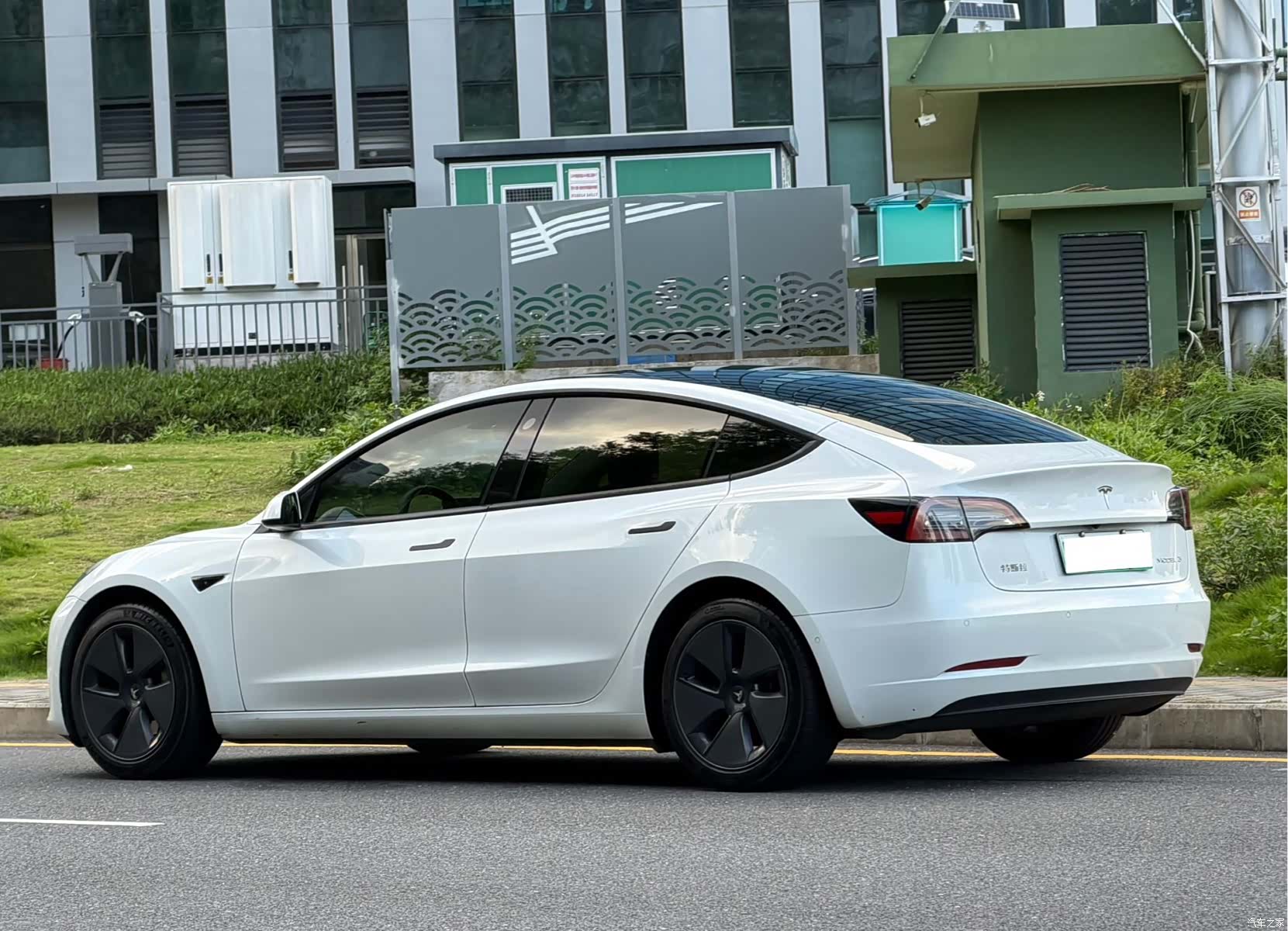 Tesla Model 3, 2021 3
