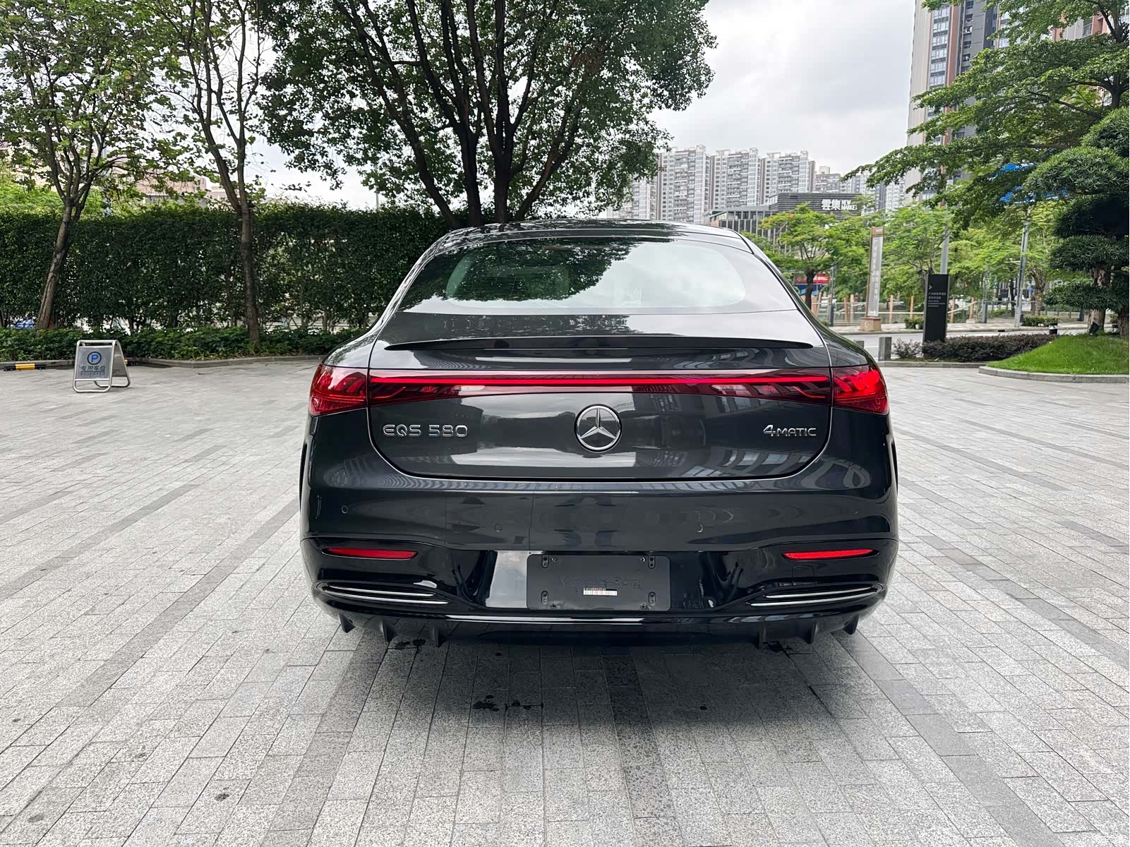 Mercedes-Benz EQS, 2023 9