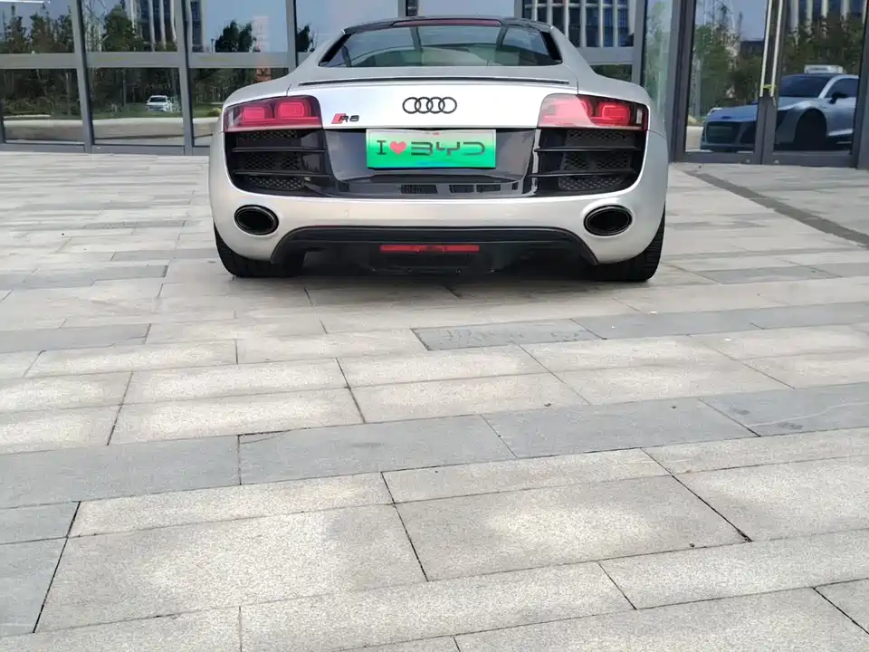 Audi R8
