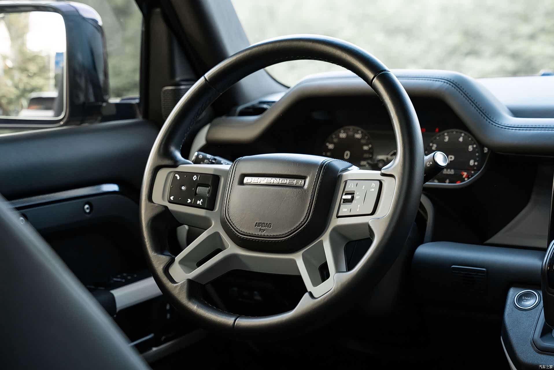 Land Rover Defender, 2022 10