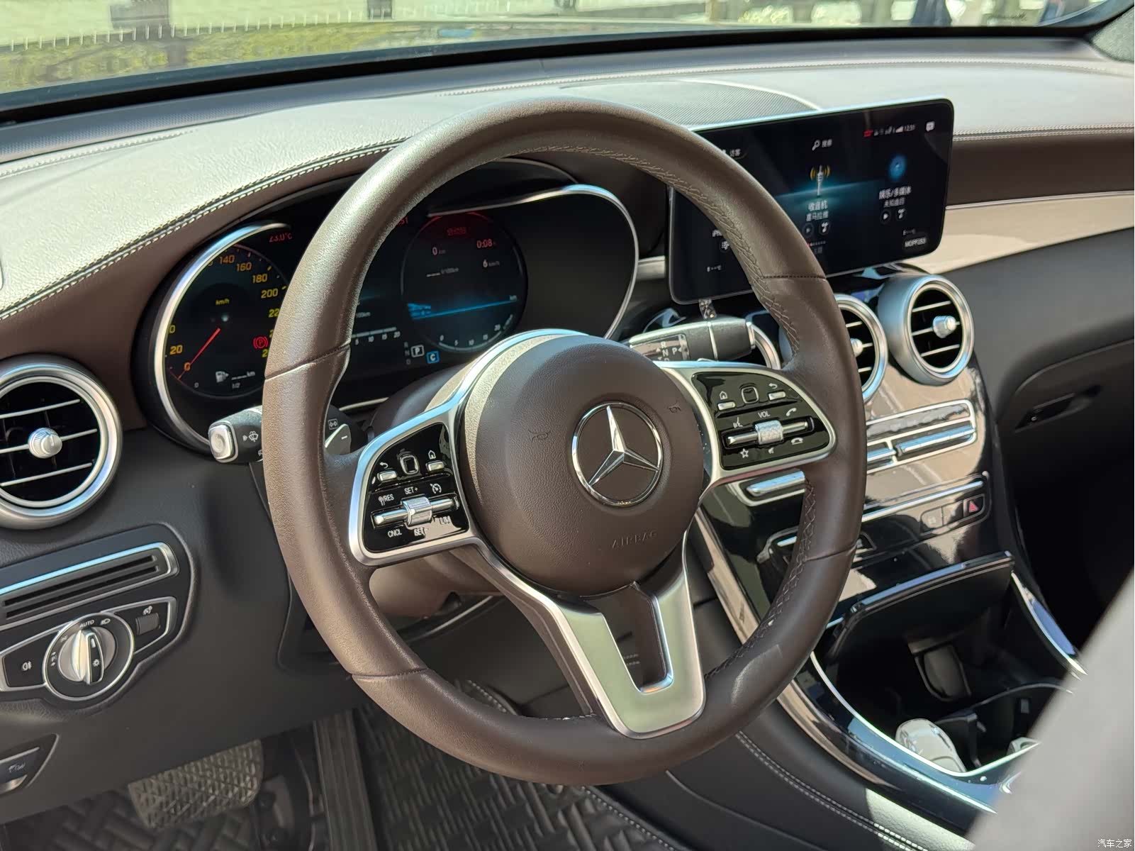 Mercedes-Benz GLC, 2022 10