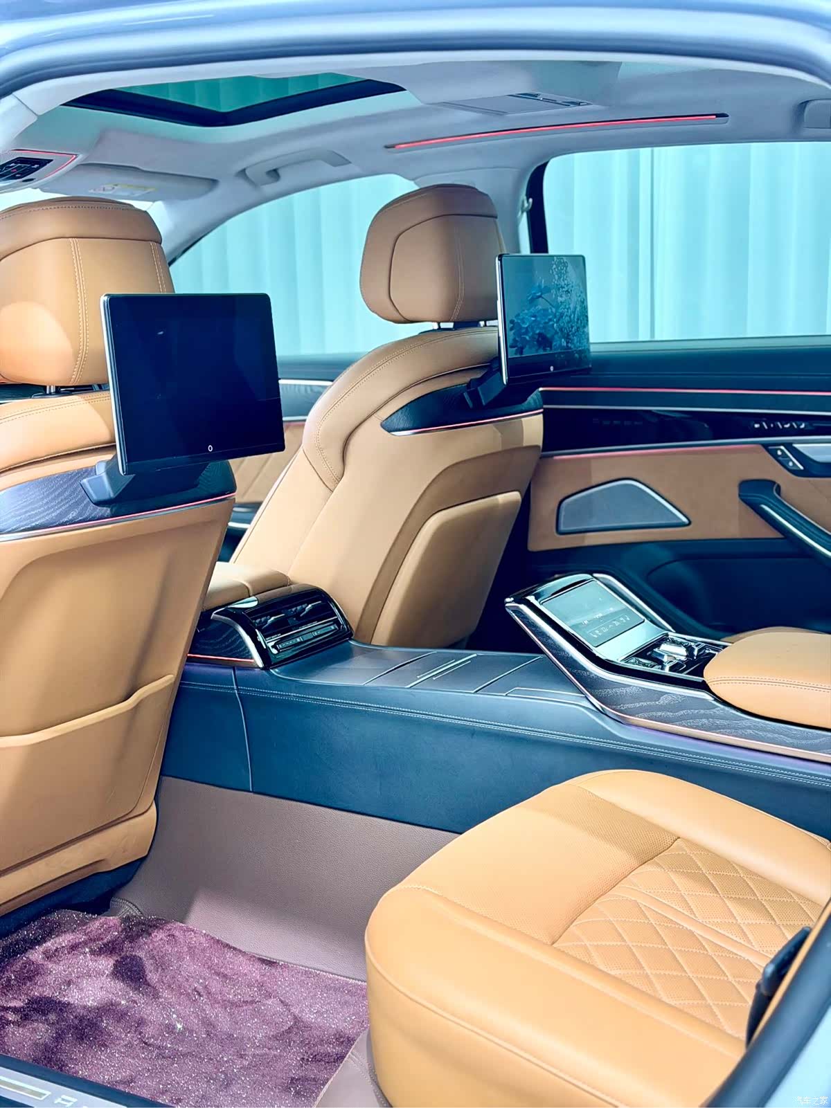 Audi A8L, 2023 11