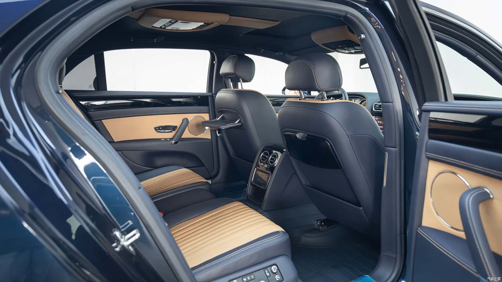 Bentley Flying Spur, 2017 14