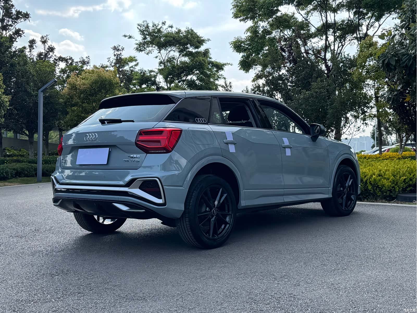 Audi Q2L, 2024 7