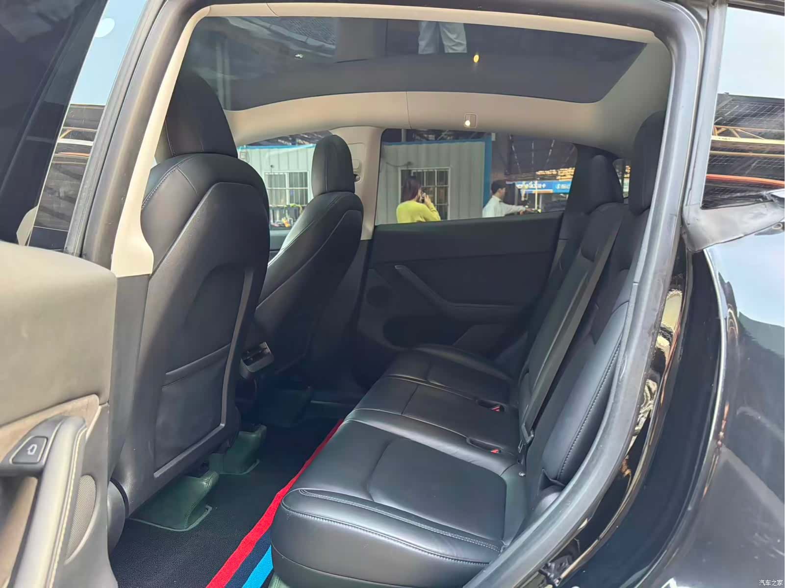 Tesla Model Y, 2022 все фото