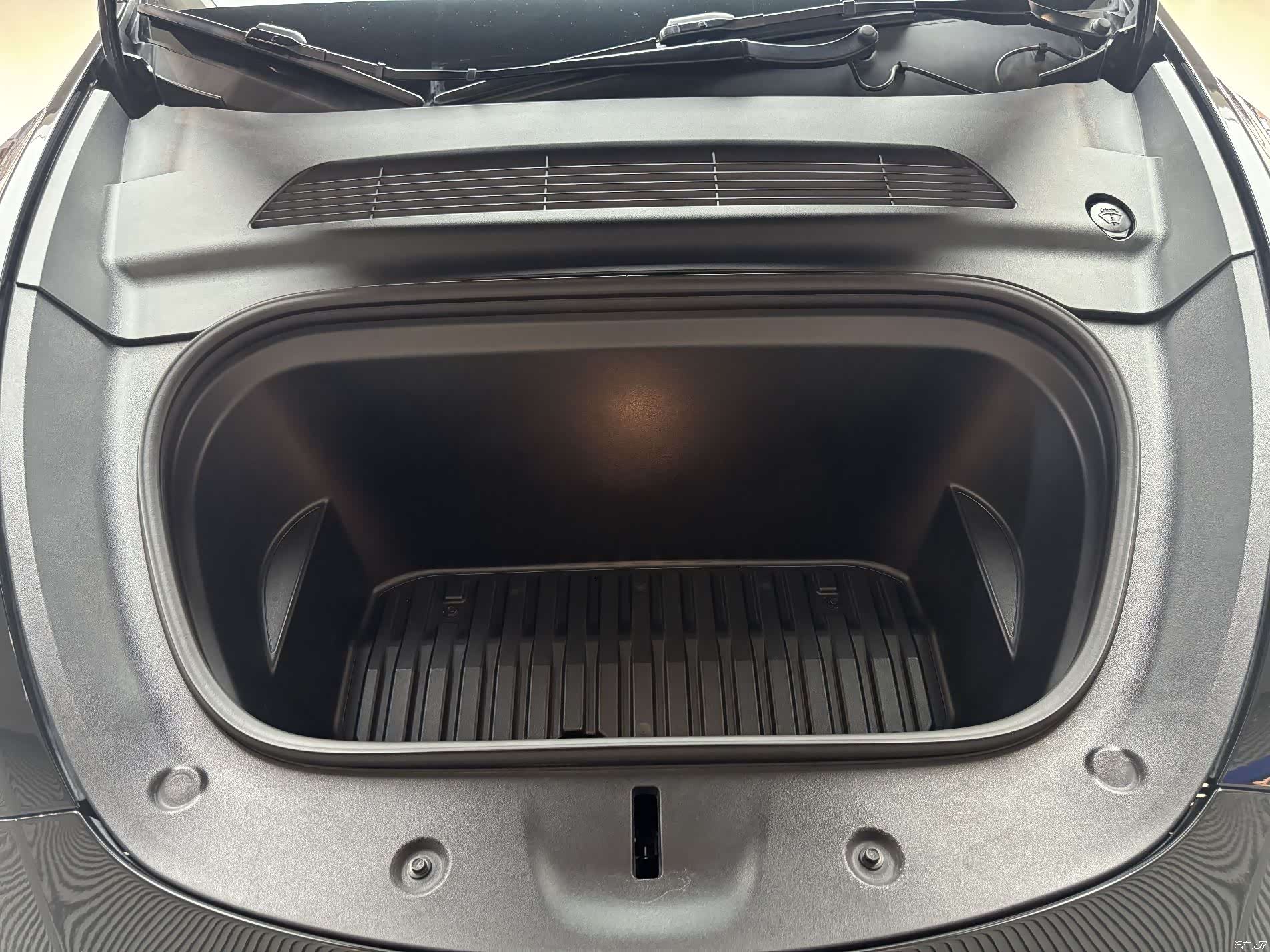 Tesla Model Y, 2022 6