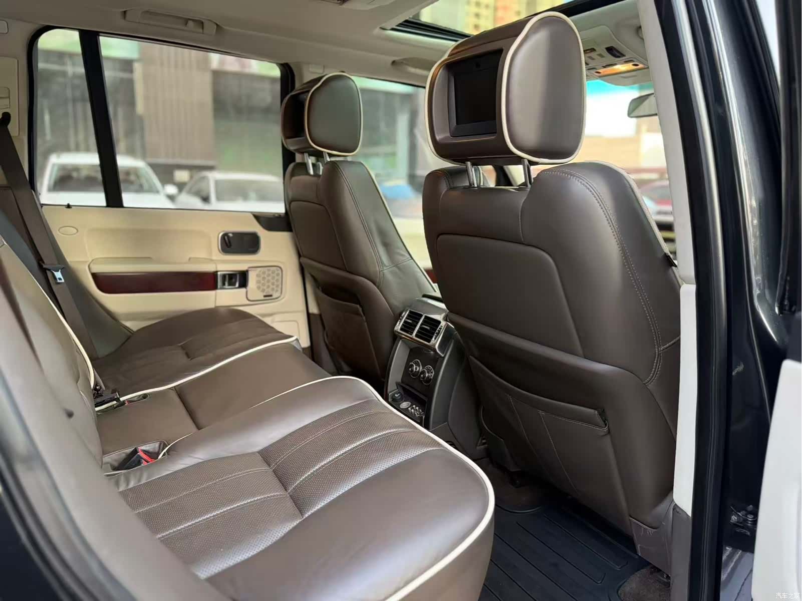 Land Rover Range Rover, 2011 8