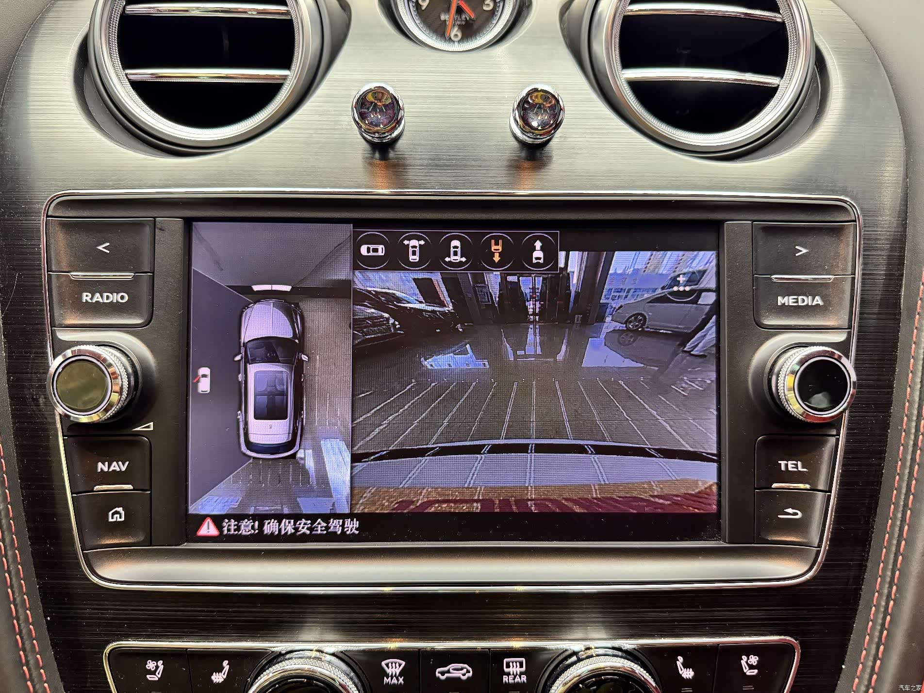 Bentley Bentayga, 2019 9