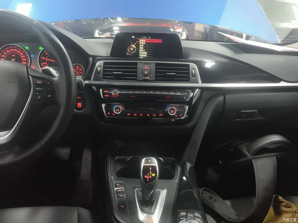 BMW 3 Series, 2017 все фото