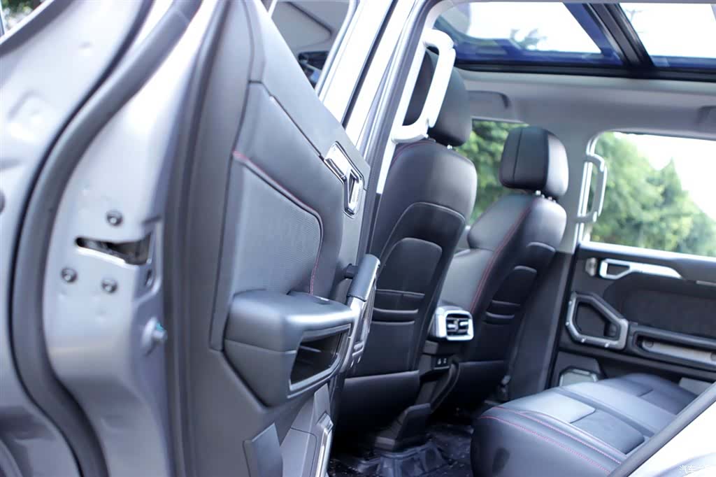 Jetour Traveller, 2025 12