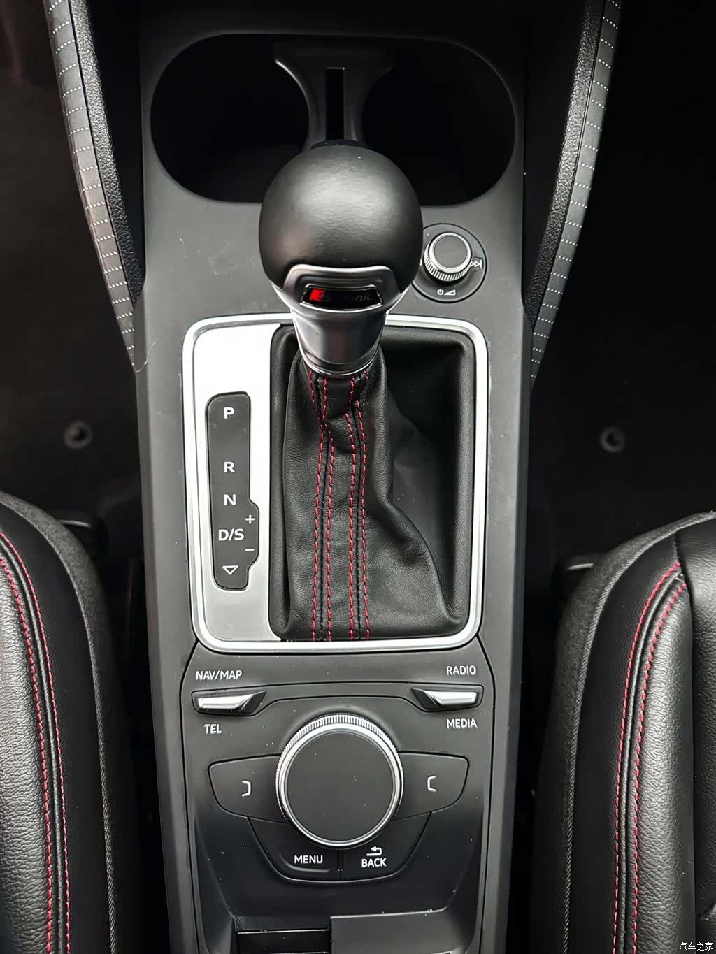 Audi Q2L, 2022 13