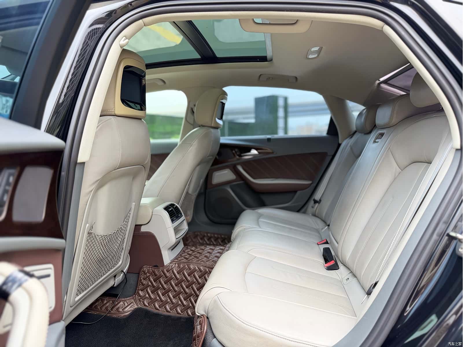 Audi A6L, 2014 13