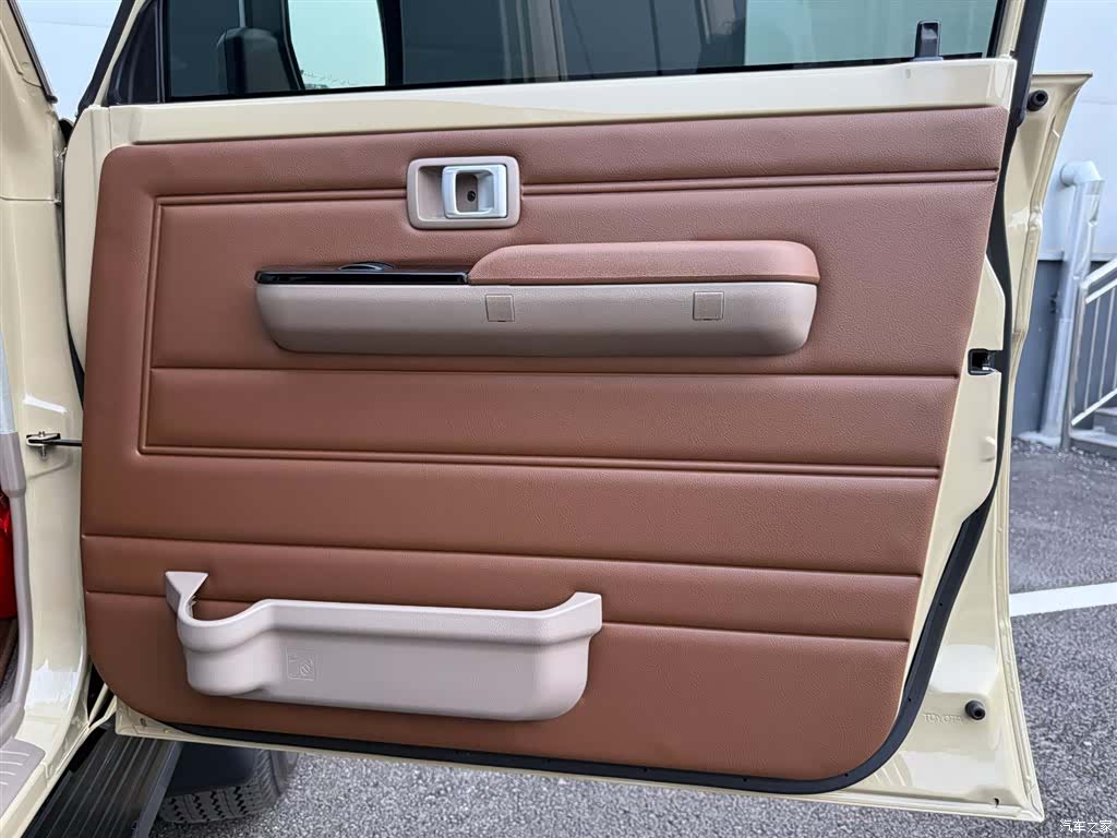 Toyota Land Cruiser, 2026 23