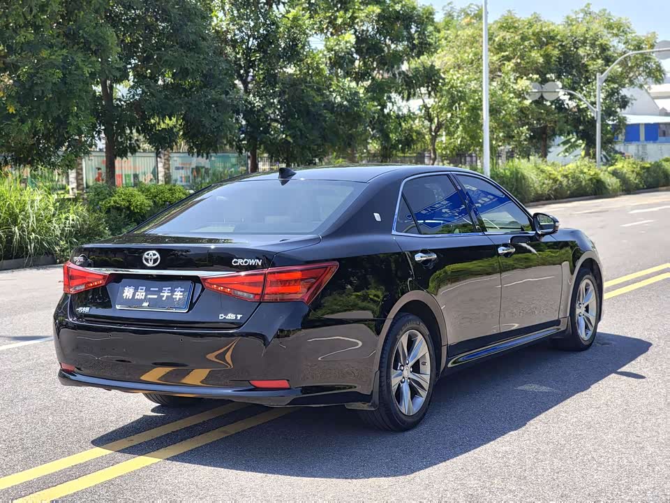 Toyota crown