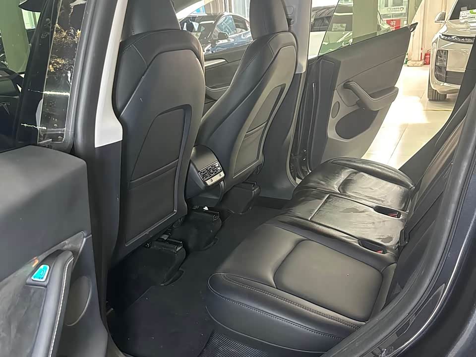 Tesla Model Y Tesla Model Y
