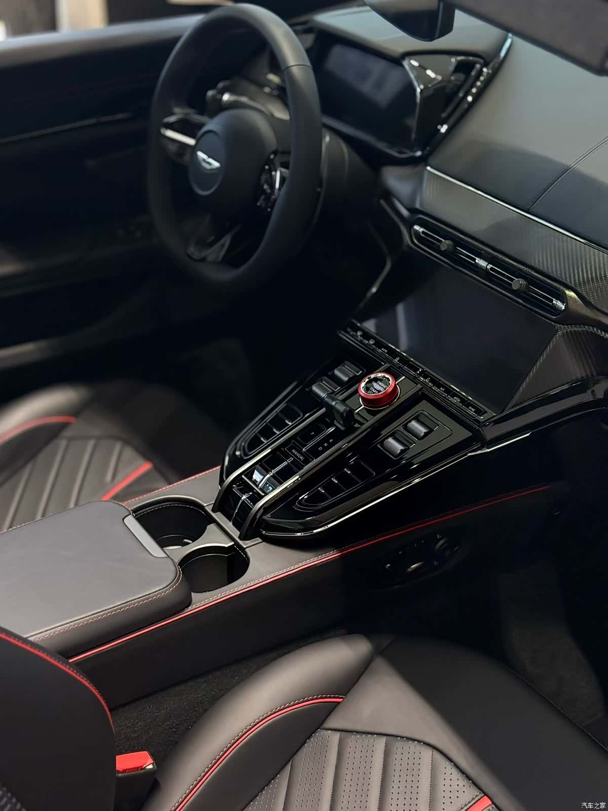 Aston Martin Vantage, 2026 8