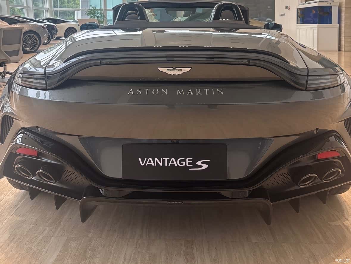 Aston Martin Vantage, 2026 14