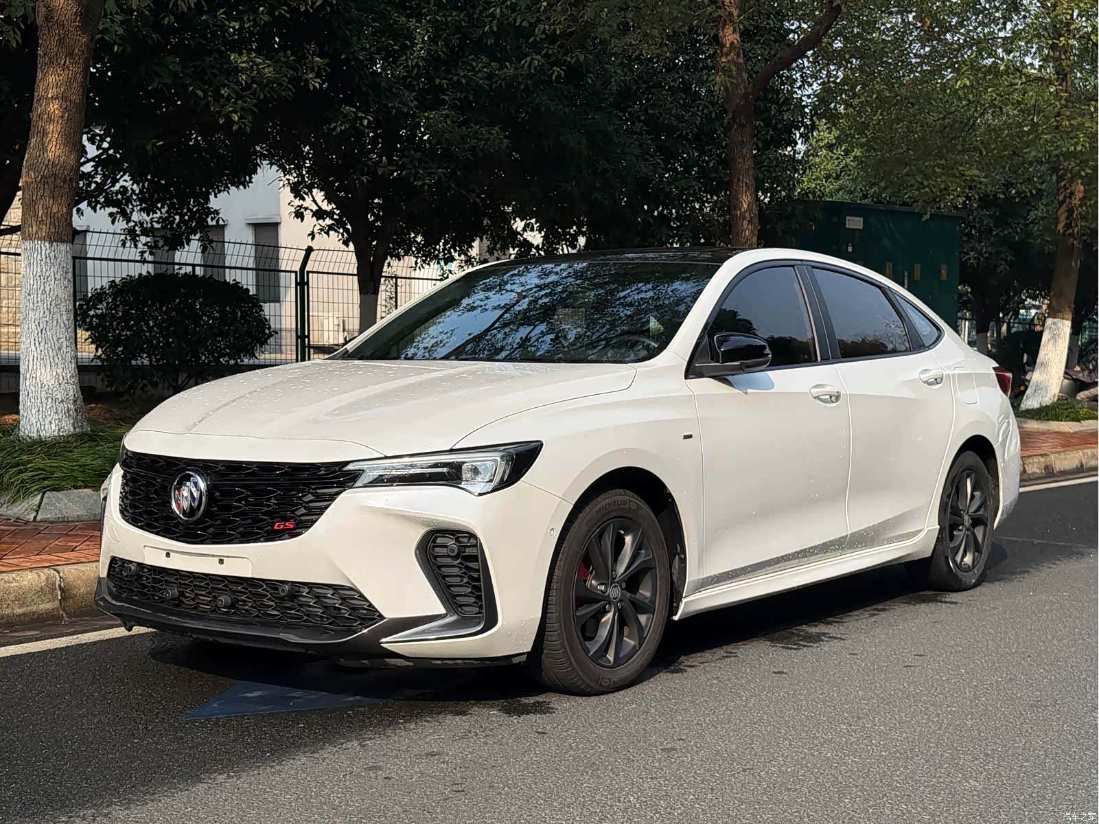 Buick Verano, 2022 1