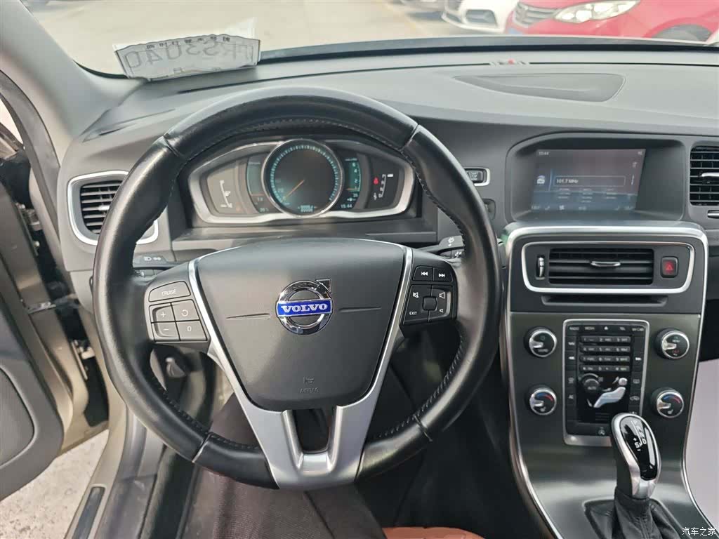 Volvo S60, 2014 11