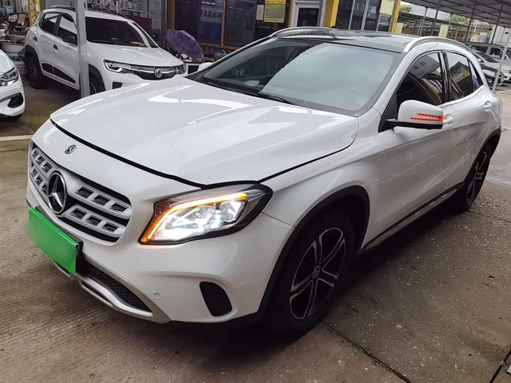 Mercedes-Benz GLA