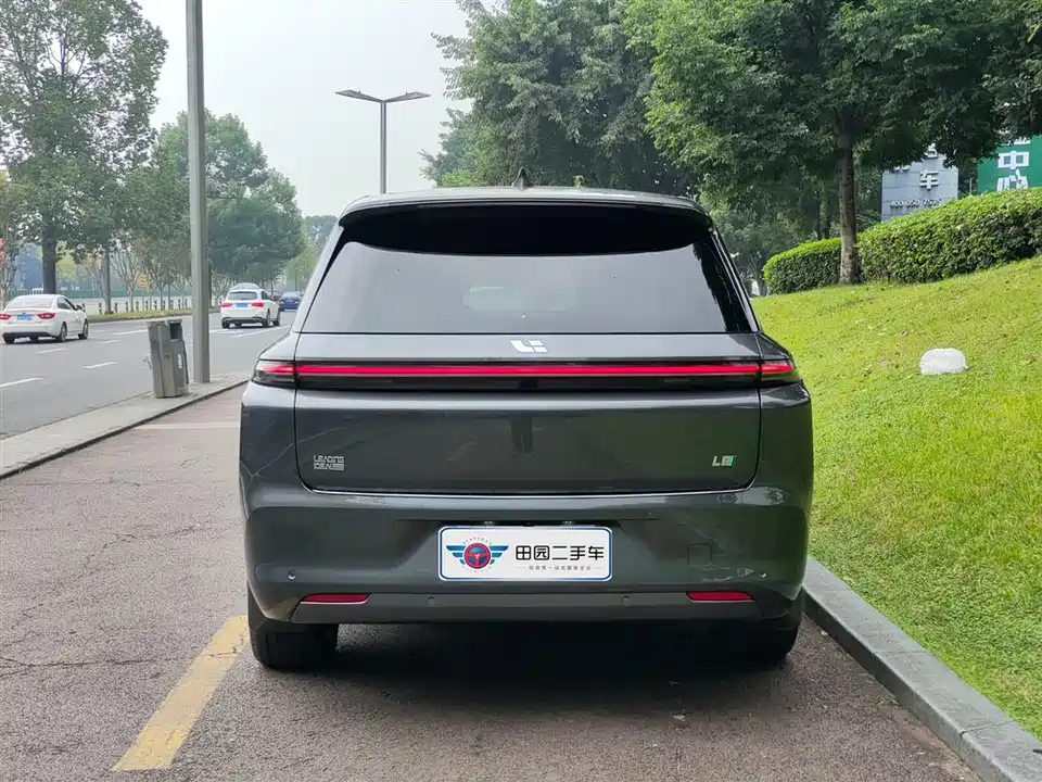 Li Auto Ideal L8