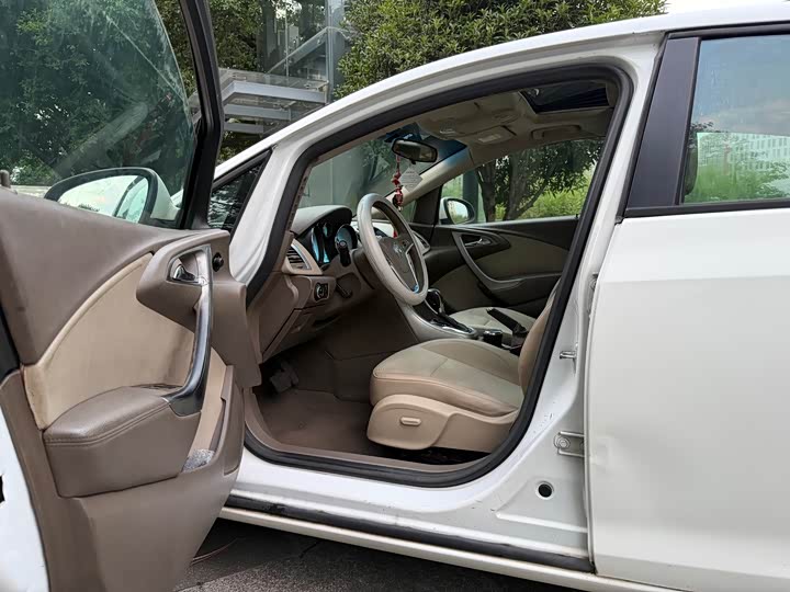 Buick Excelle GT 2013 GT 1.6L АКПП shi shang ban