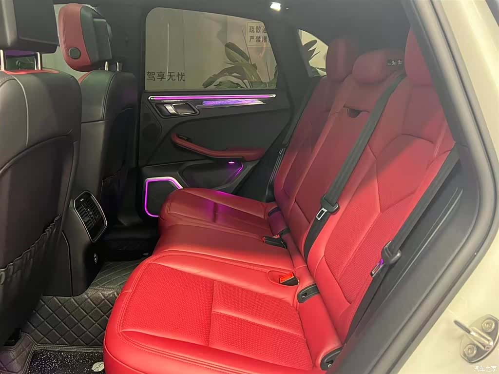 Porsche Macan, 2024 10