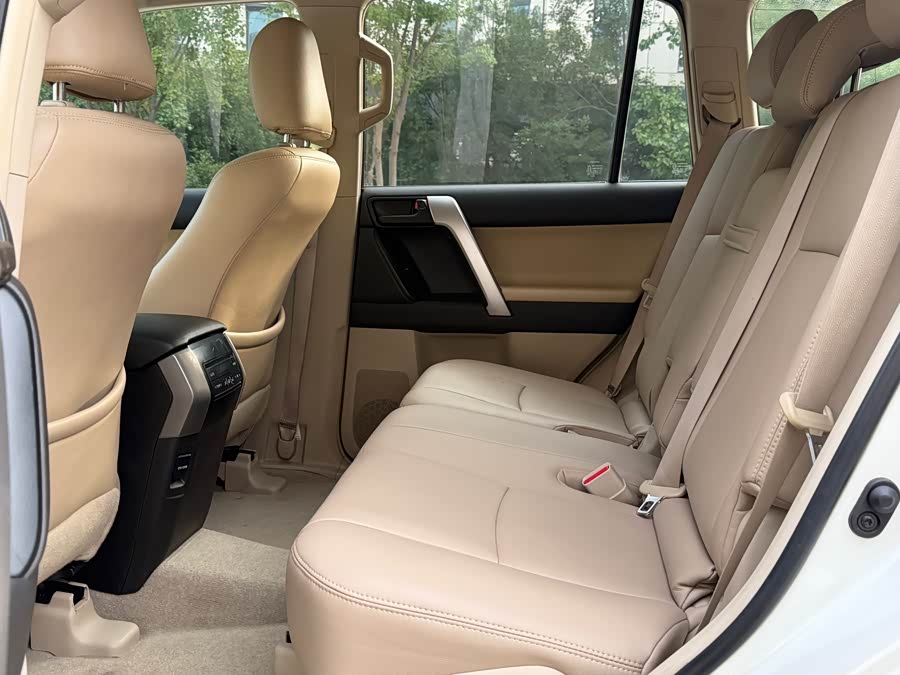 Toyota Prado 2013, фото 8