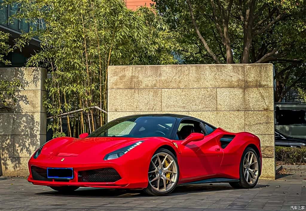 Ferrari 488, 2016 1