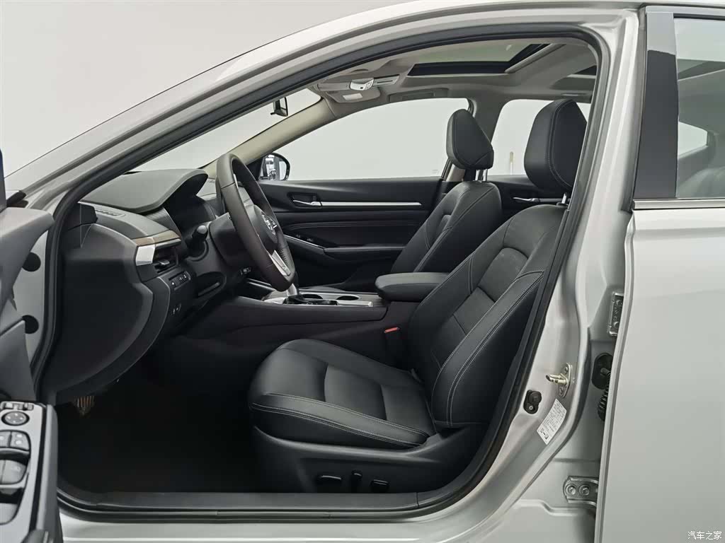 Nissan Teana, 2022 10