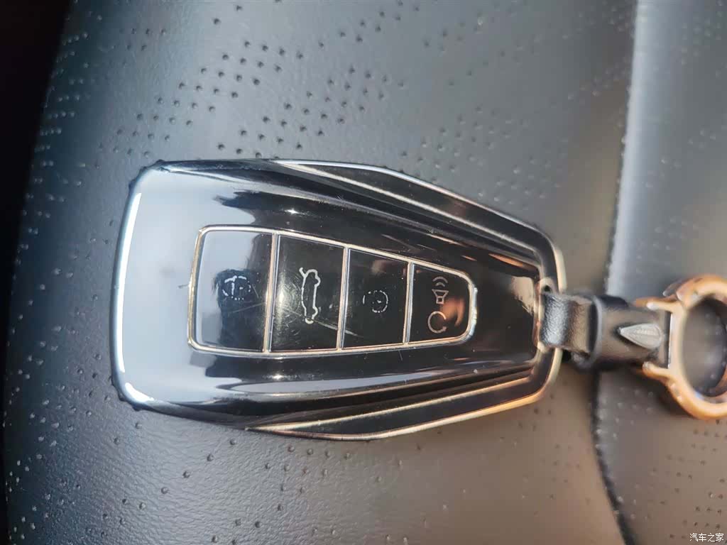 Geely Emgrand, 2024 17