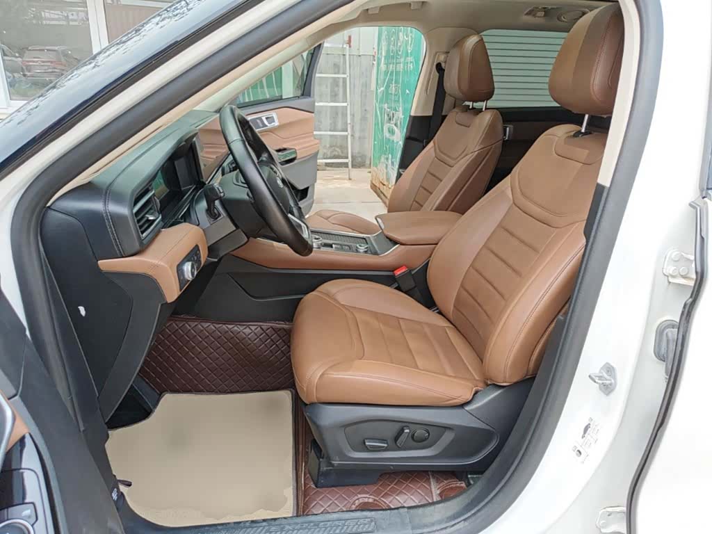 Ford Explorer, 2023 15