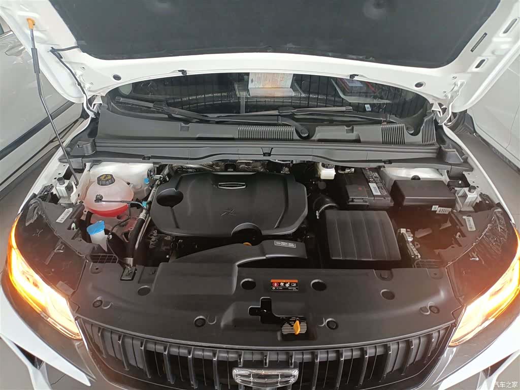 Geely Coolray, 2025 20