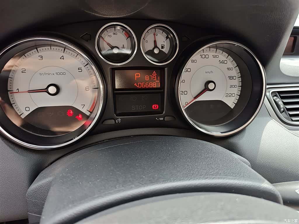 Peugeot 308, 2016 все фото