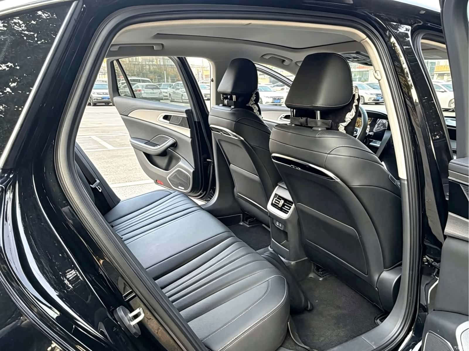 Hongqi H5, 2024 7