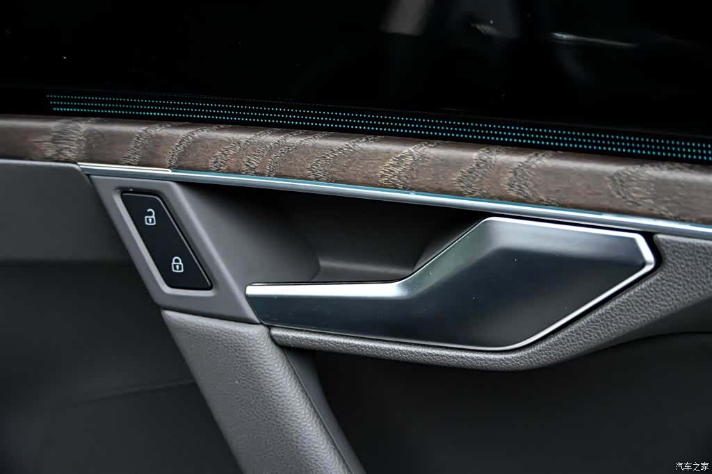 Volkswagen Touareg, 2025 30