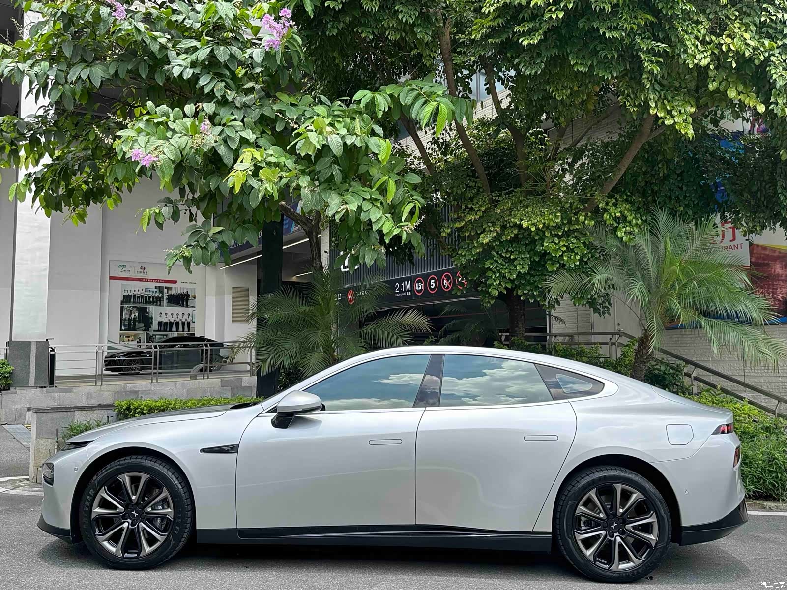 Xpeng P7, 2021 4