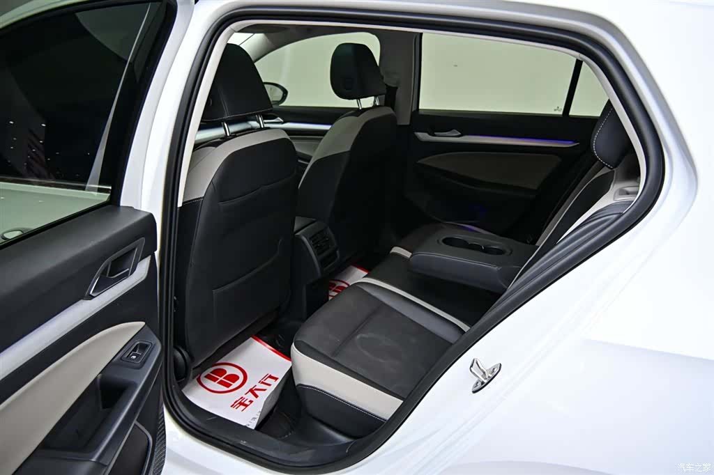 Volkswagen Golf, 2022 13